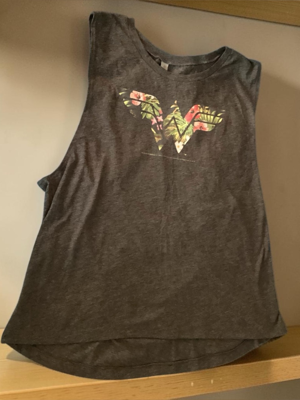 Tank Top NWOT DC Comics Wonder Woman Tropical Floral Muscle Tank Top Size XXL